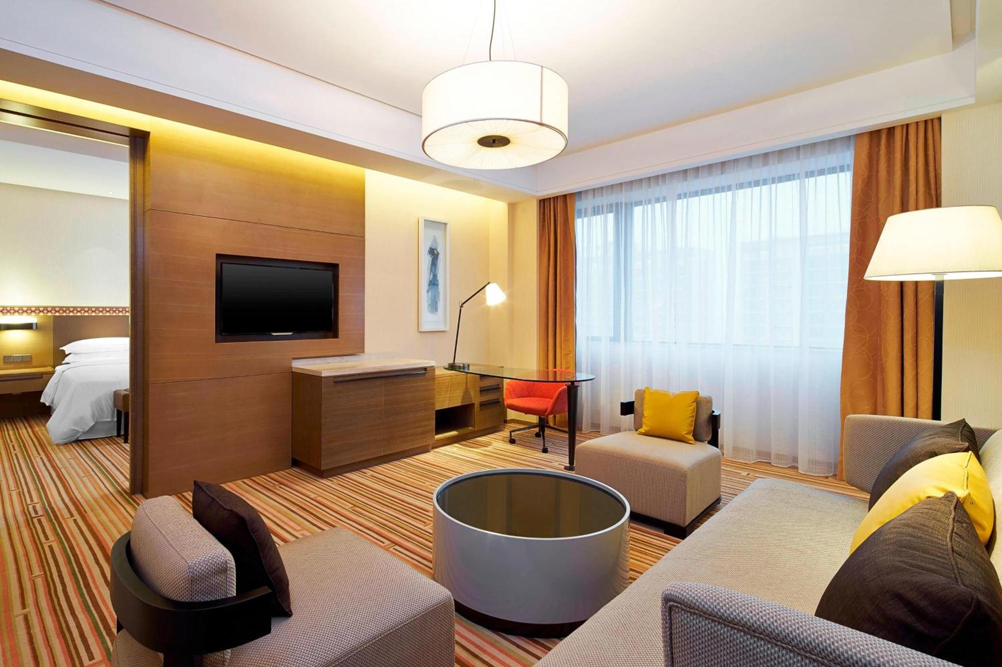 Four Points By Sheraton Guilin Lingui Hotell Exteriör bild