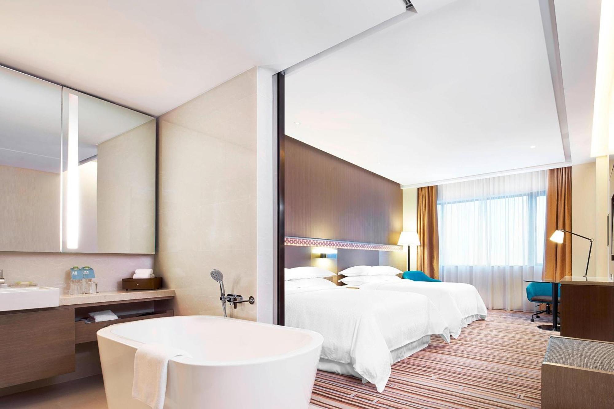 Four Points By Sheraton Guilin Lingui Hotell Exteriör bild