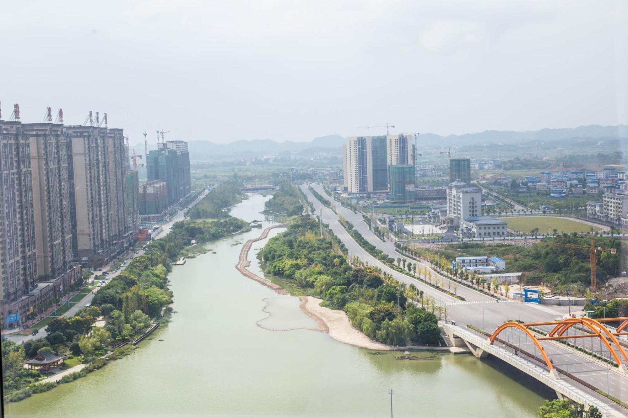 Four Points By Sheraton Guilin Lingui Hotell Exteriör bild