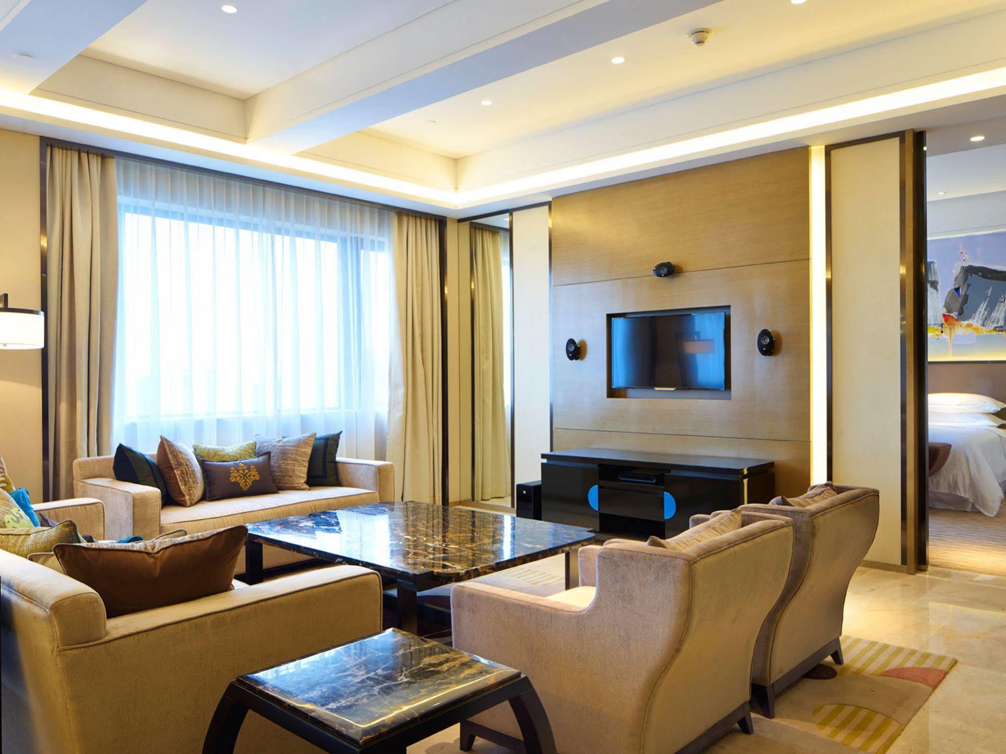 Four Points By Sheraton Guilin Lingui Hotell Exteriör bild